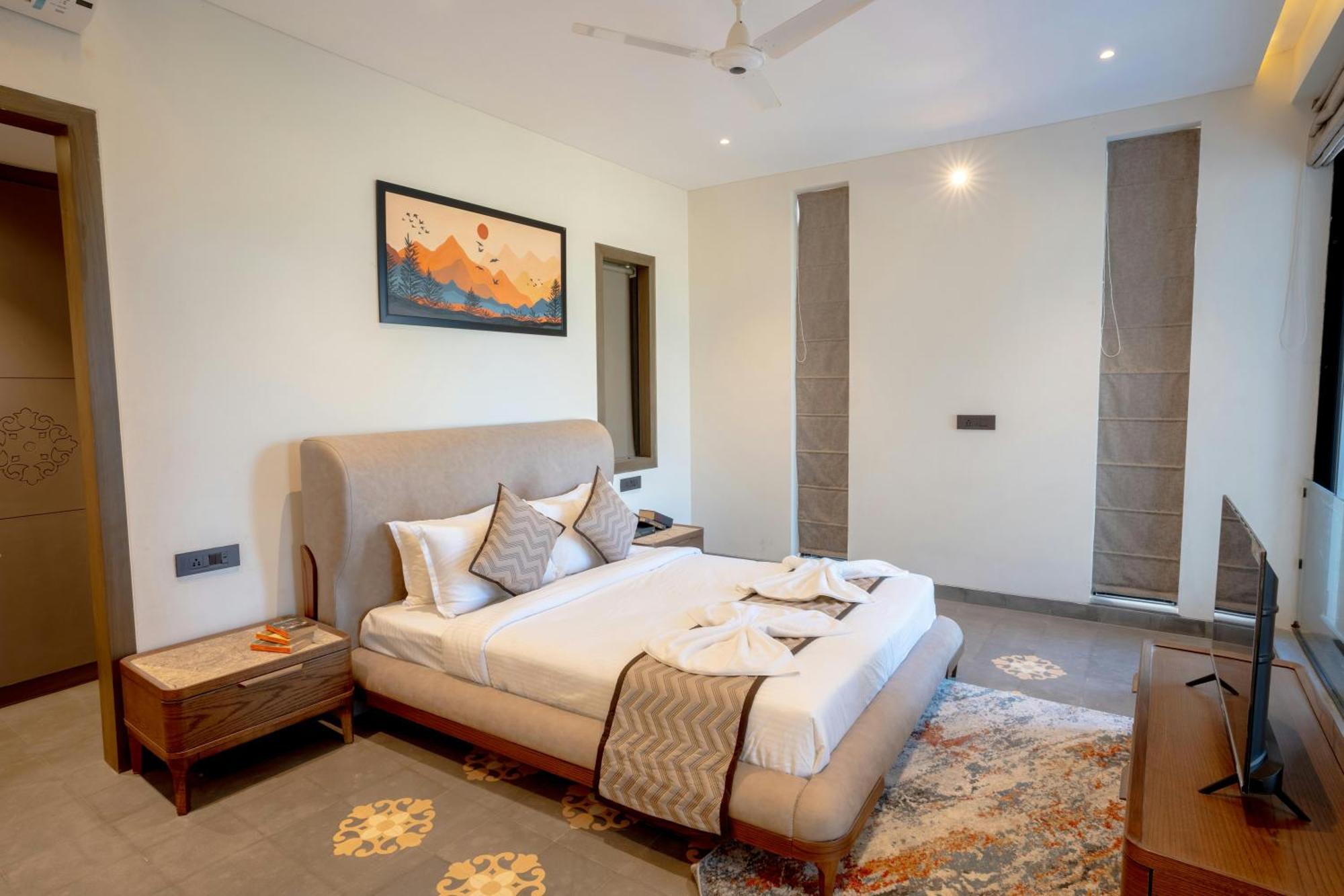 Hotel Ivy Plaza Near Igi Airport New Delhi Exterior photo